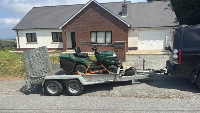 4x4 and Ifor Williams plant trailer